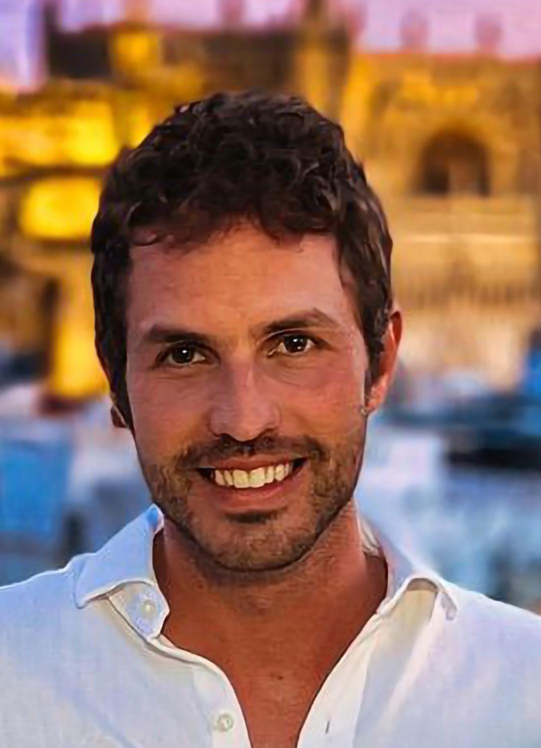 Dr. Andrés Olmedo Mena-Bernal