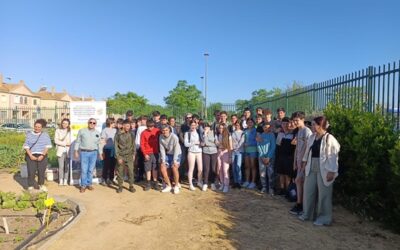 Visita del IES Macarena y del IES Pino Montano a los huertos urbanos de Utrera y al centro de tratamiento de residuos Montemarta-Cónica